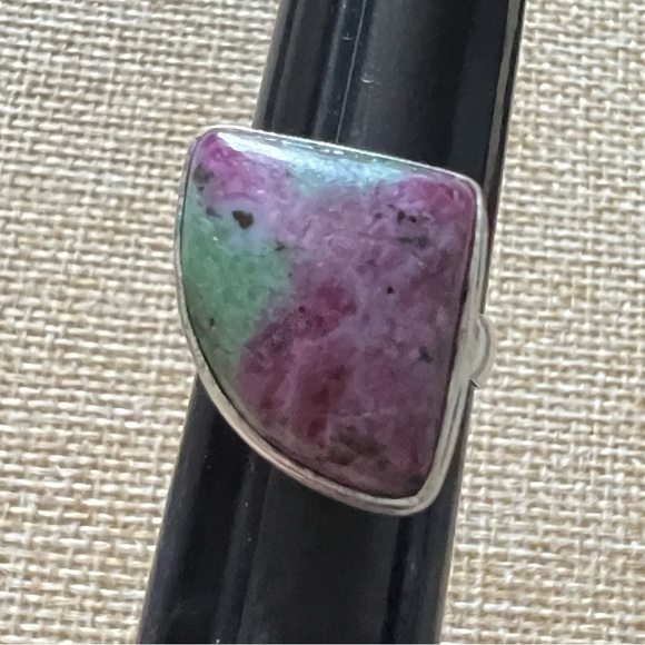 New Ruby Zoisite Stone Crystal Silver Overlay Ring Size 6.5 - Picture 5 of 10